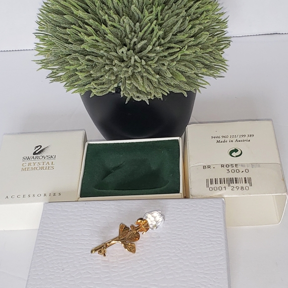 Swarovski Jewelry - Swarovski Crystal Memories Rose Brooch